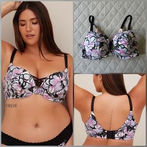 Torrid XO Plunge Push-Up Bra Size 40DD Butterfly print
